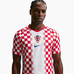 Primera equipación