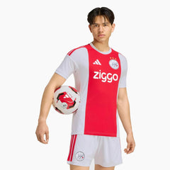 Primera equipación