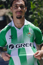 Real Betis 2026/27 Heim Fantrikot - Vorderansicht in der offiziellen Vereinskampagne