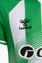 Real betis Kinder Heim kit 2026/27 - Detail des Herstellerlogos