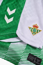 Real betis Kinder Heim kit 2026/27 - Detail des Kindertrikotsets