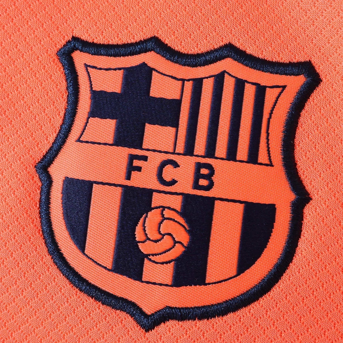 Barcelona third jersey 2025/26 - crest detail