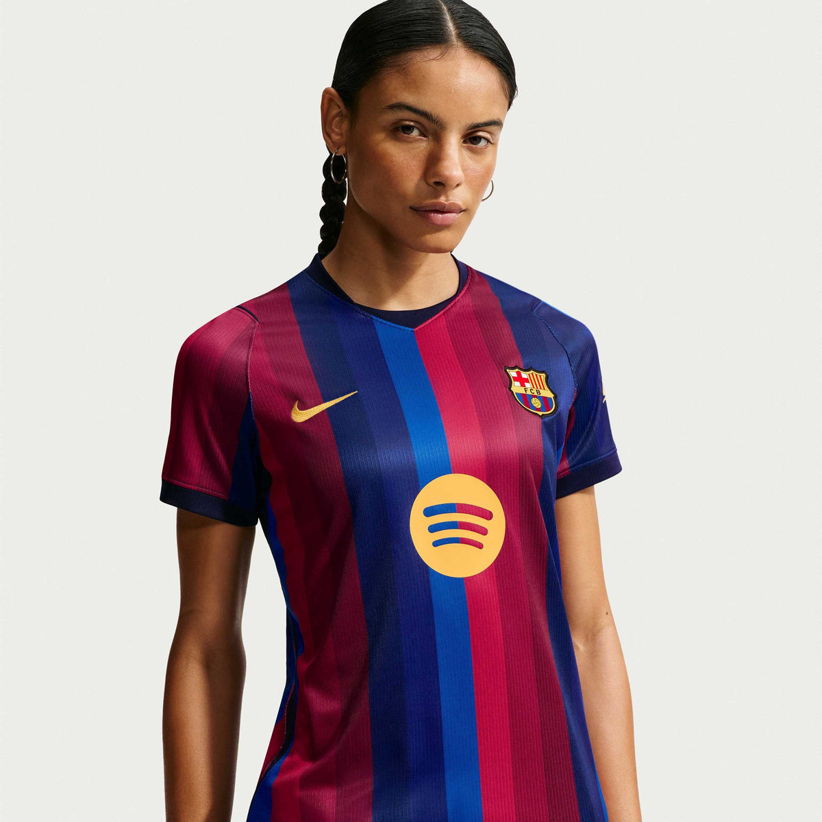 Barcelona women's home jersey 2026/27 - front on model