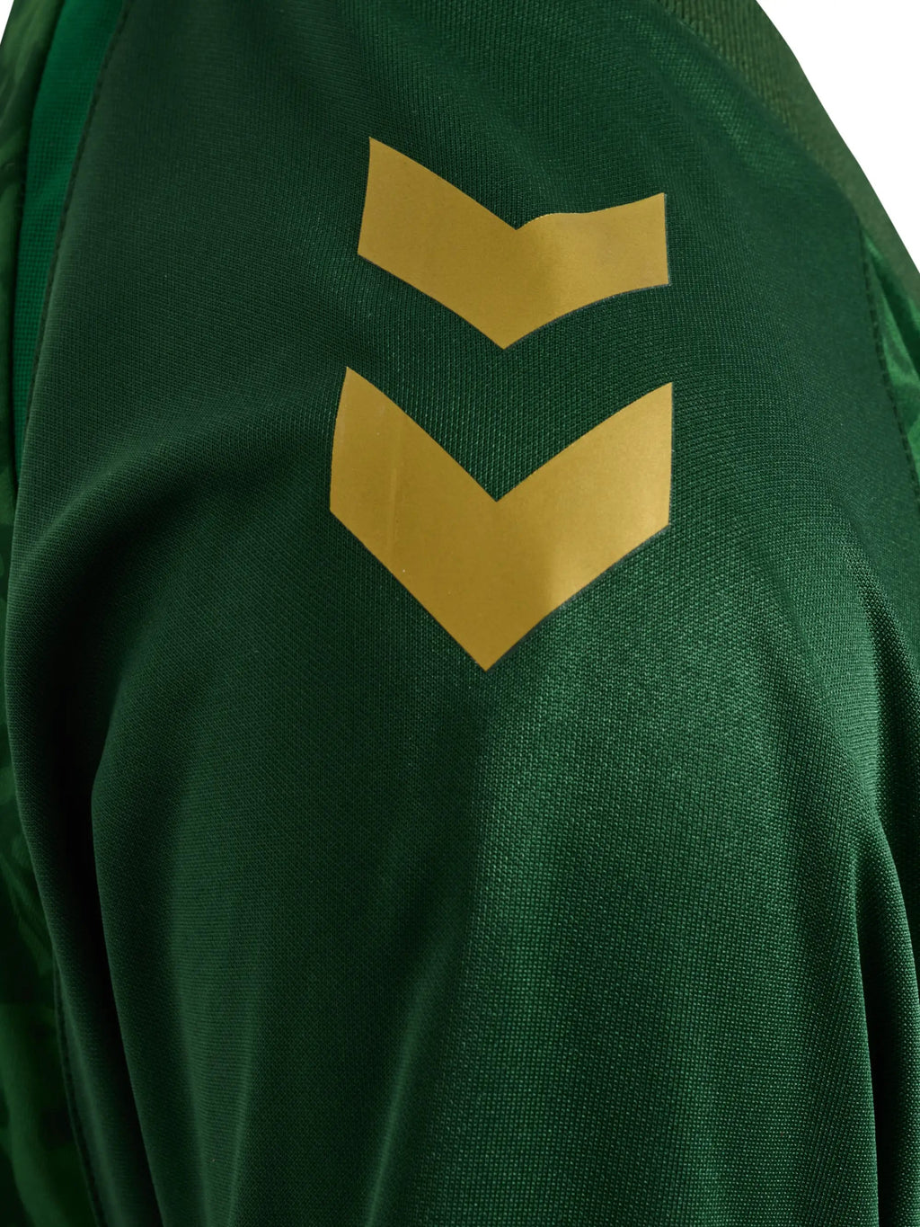 Real betis women's away jersey 2026/27 - sleeve detail