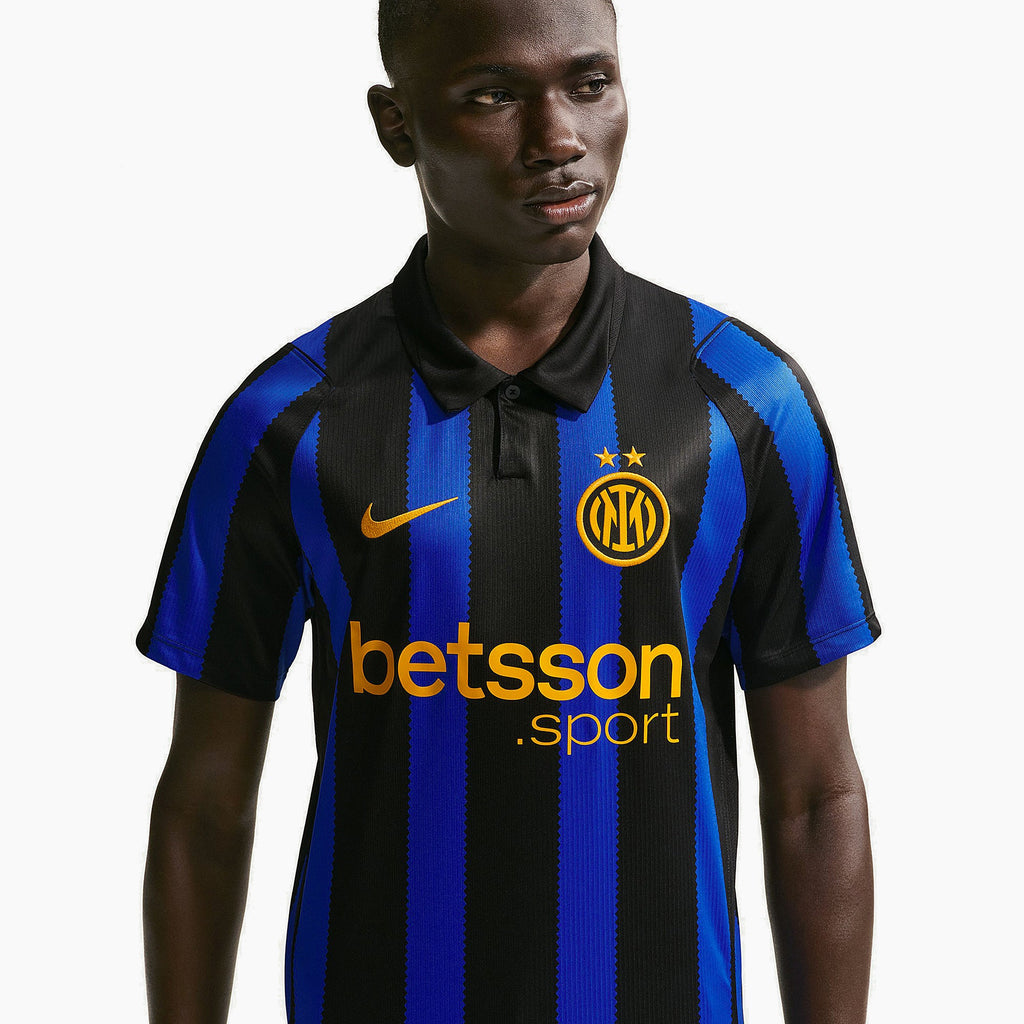 Inter milan home jersey 2026/27 - front on model