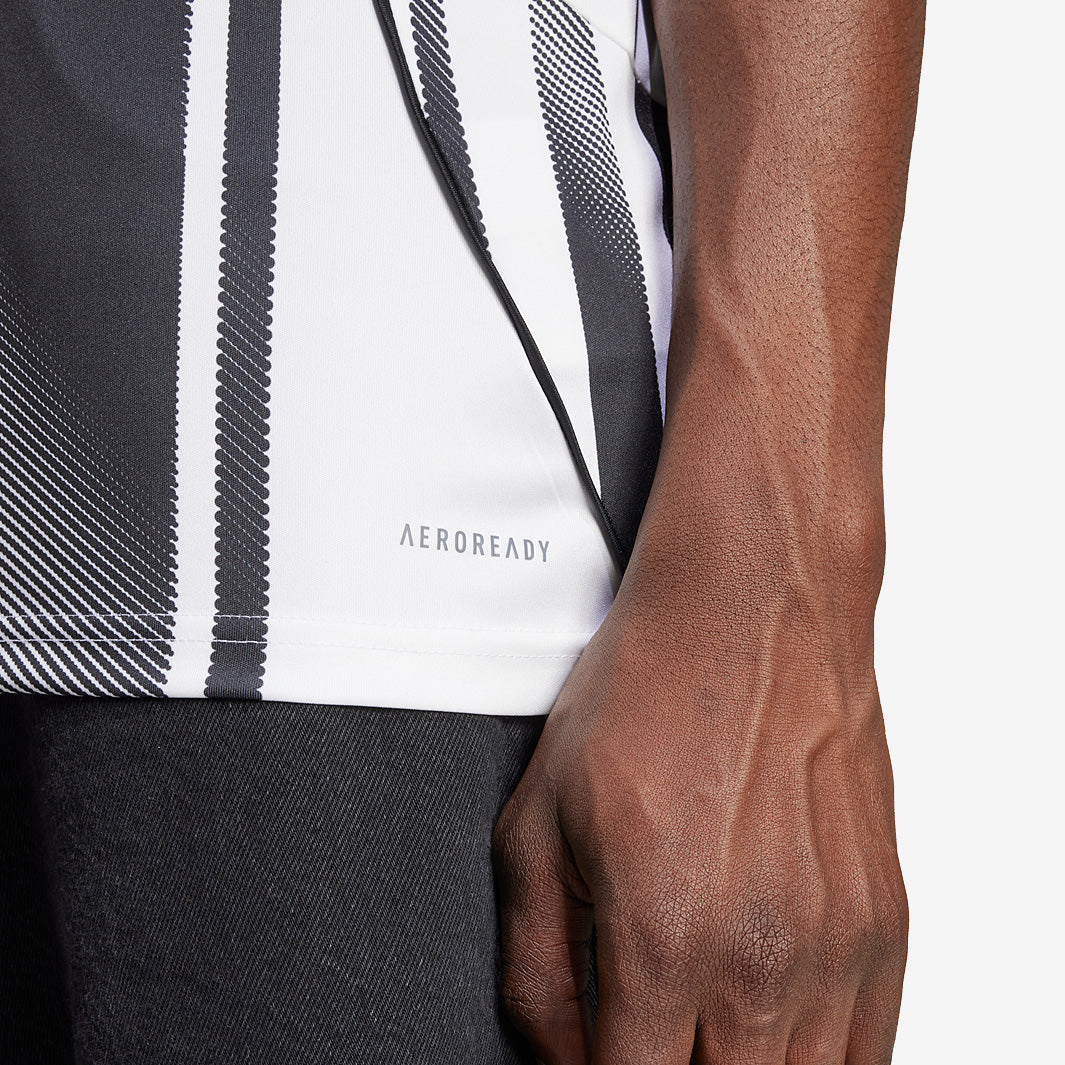 Juventus Heim Trikot 2025/26 - Saumdetail
