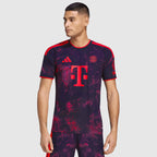 Bayern munich Dritte Trikot 2026/27 - Vorderansicht am Modell