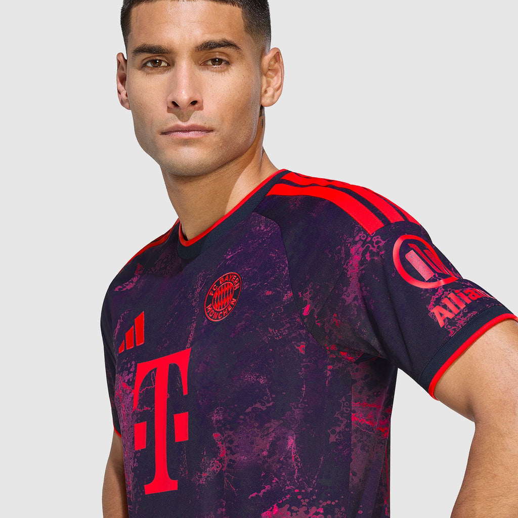 Bayern munich Dritte Trikot 2026/27 - Brustdetail