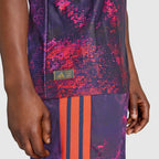 Bayern munich Dritte Spielerversion Trikot 2026/27 - Detail des Saumetiketts