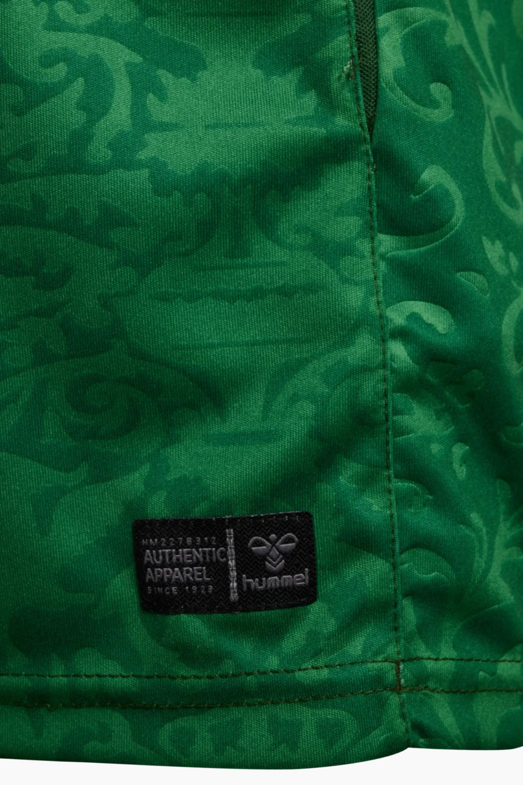 Real betis Kinder Auswärts kit 2026/27 - Detail des Saumetiketts