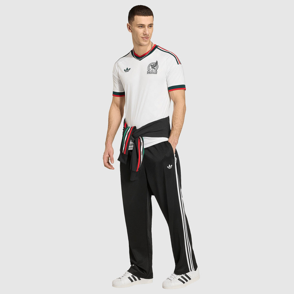 Mexico away jersey 2026 world cup - full fit on model