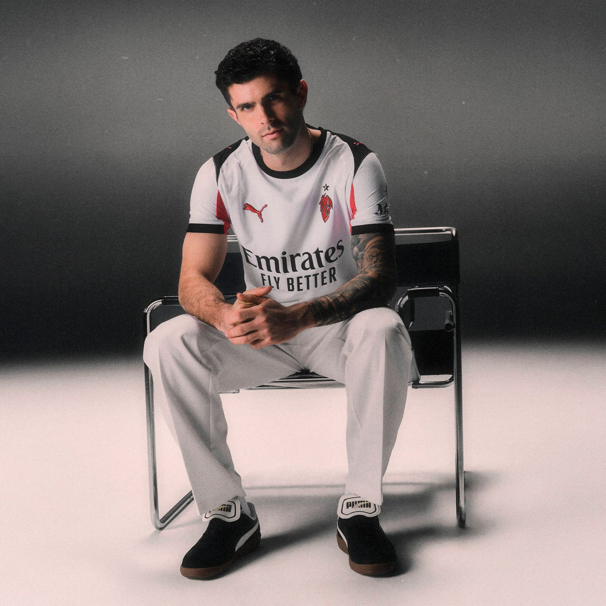 Ac milan away jersey 2025/26 - front on model
