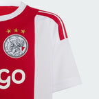 Ajax Kinder Heim kit 2026/27 - Wappendetail