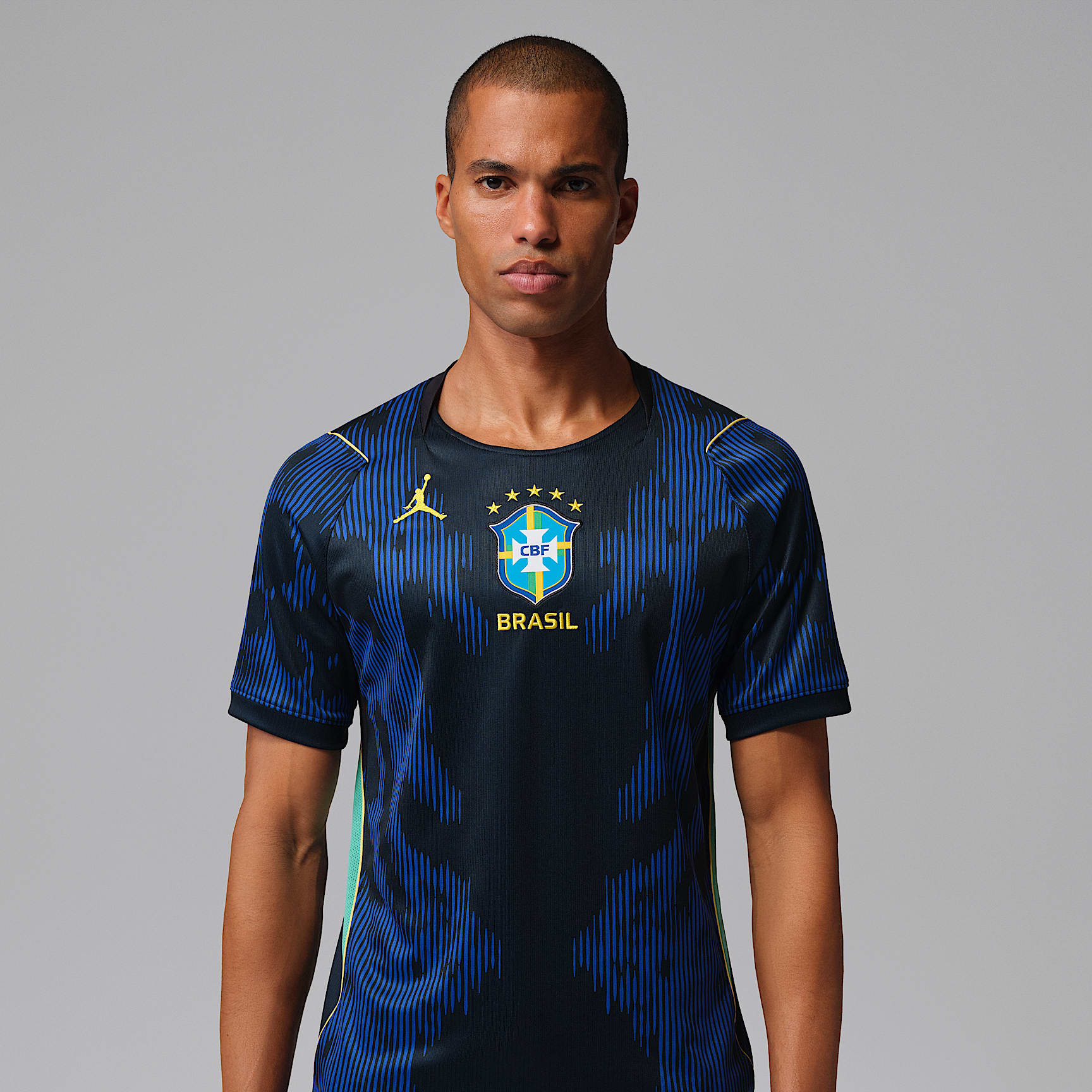 Camiseta Brasil Mundial 2026 - foto editorial 1