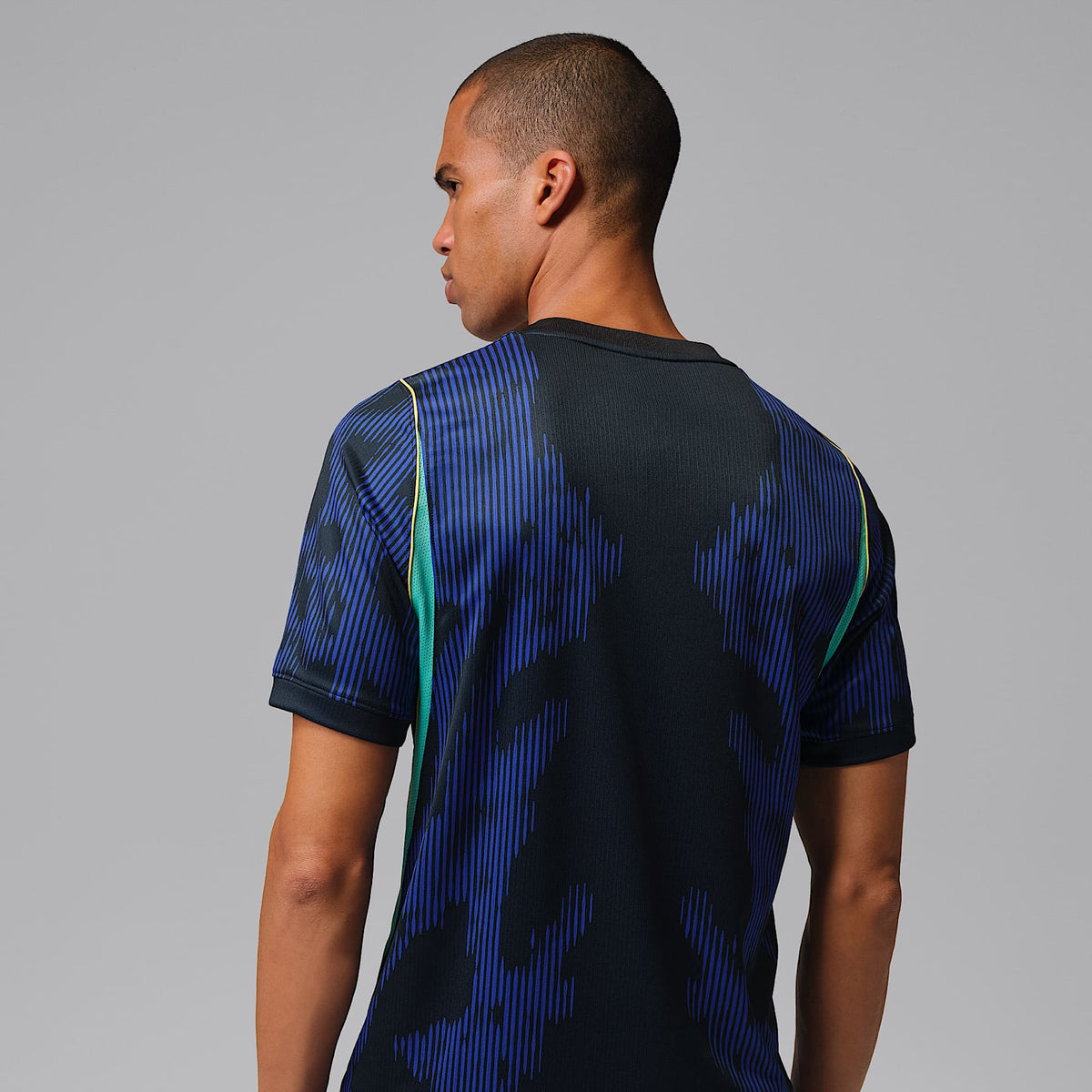 Camiseta Brasil Mundial 2026 - foto editorial 2