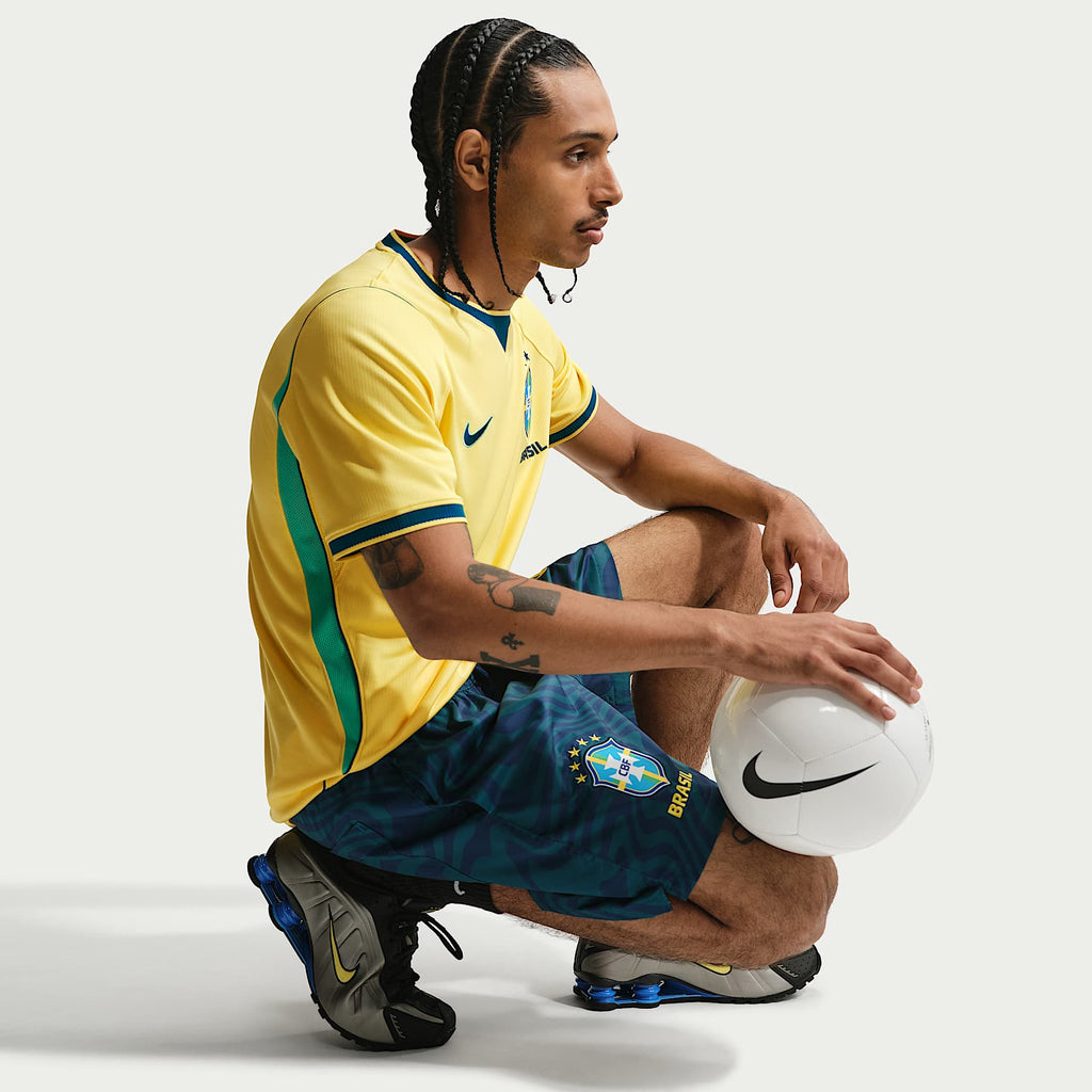 Camiseta Brasil Mundial 2026 - foto editorial 3