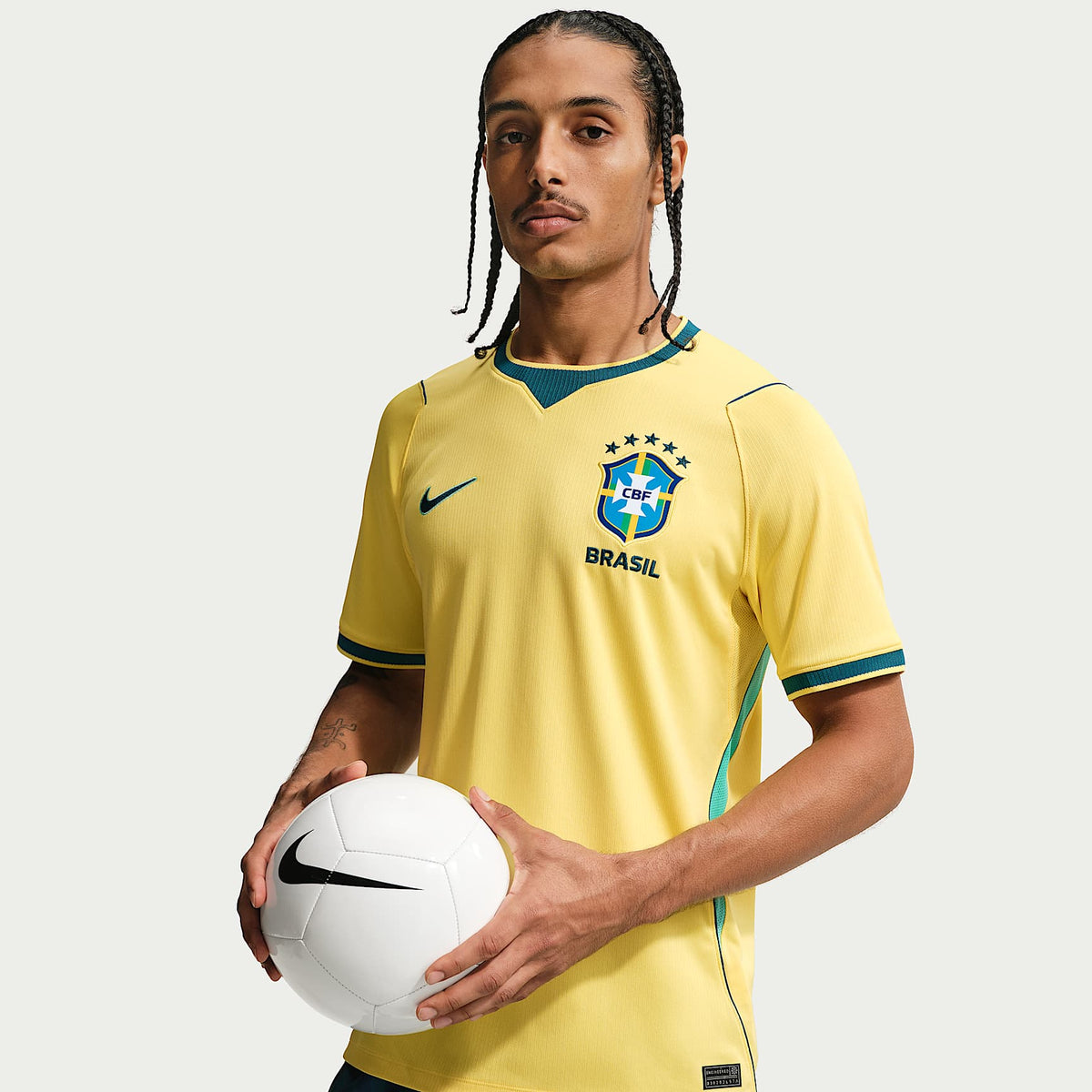 Camiseta Brasil Mundial 2026 - foto editorial 1