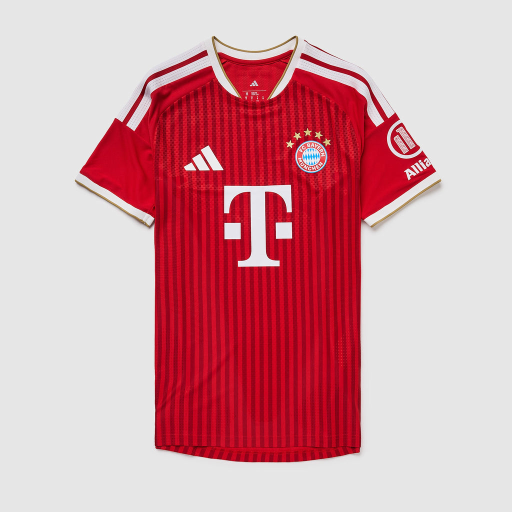 Olé · Fonte Pro:Direct · Capa frontal aprovada · Bayern 26/27