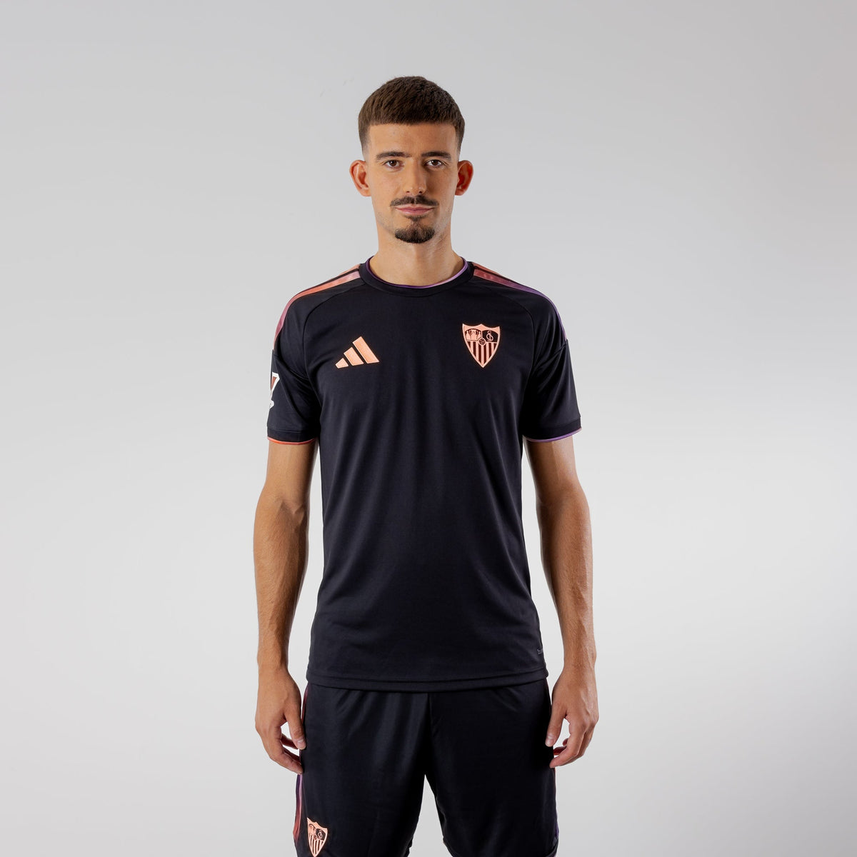 Sevilla third 26/27 — oficial frontal