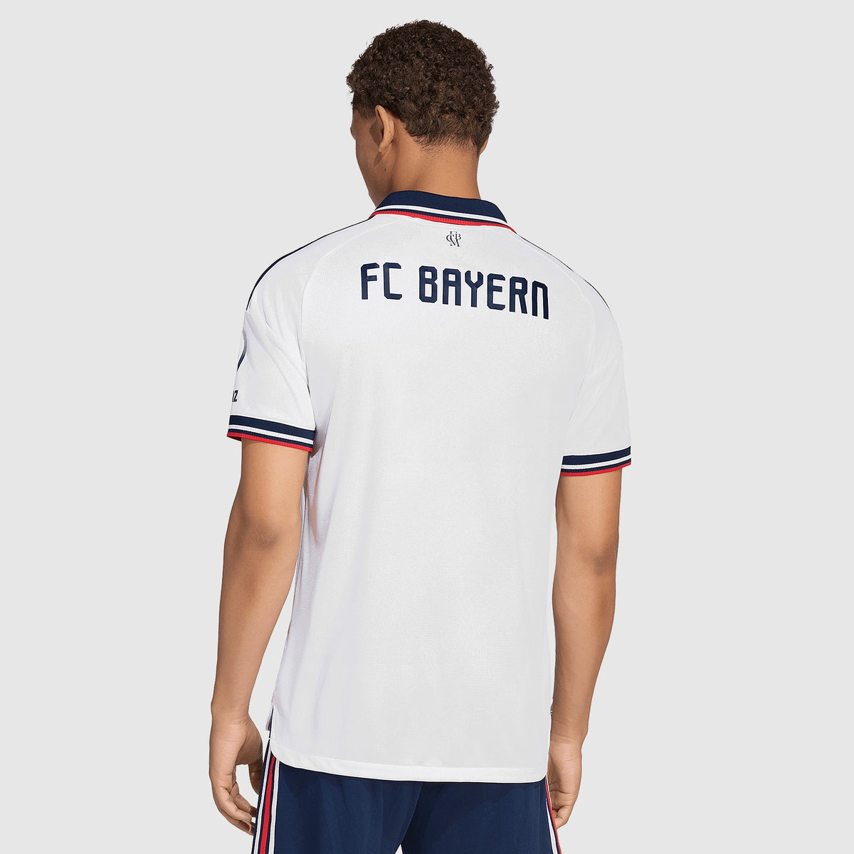 Bayern Munich 2026/27 away player jersey, KANE 9 - back view of the base shirt worn by a model