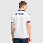 Bayern München 2026/27 Auswärts Fantrikot, KANE 9 - Rückansicht des Basistrikots am Modell
