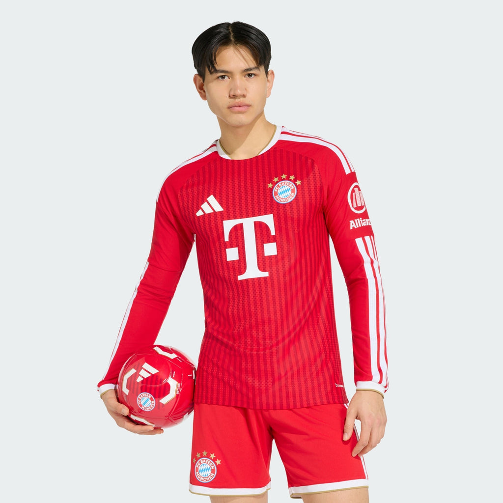 Bayern Munich 2026/27 home player version long sleeve, KANE 9 - front view of the base shirt worn by a model