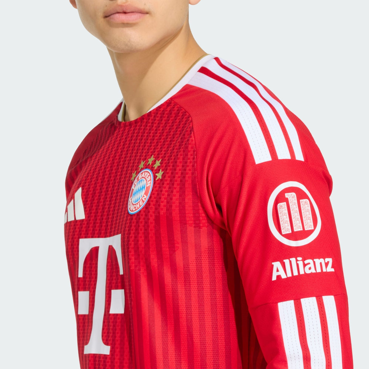 Bayern Munich 2026/27 home player version long sleeve, KANE 9 - crest, collar and shoulder detail