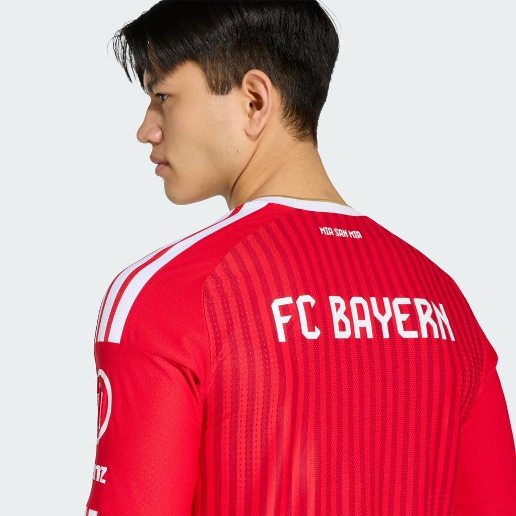 Bayern Munich 2026/27 home player version long sleeve, KANE 9 - back neckline and fabric detail