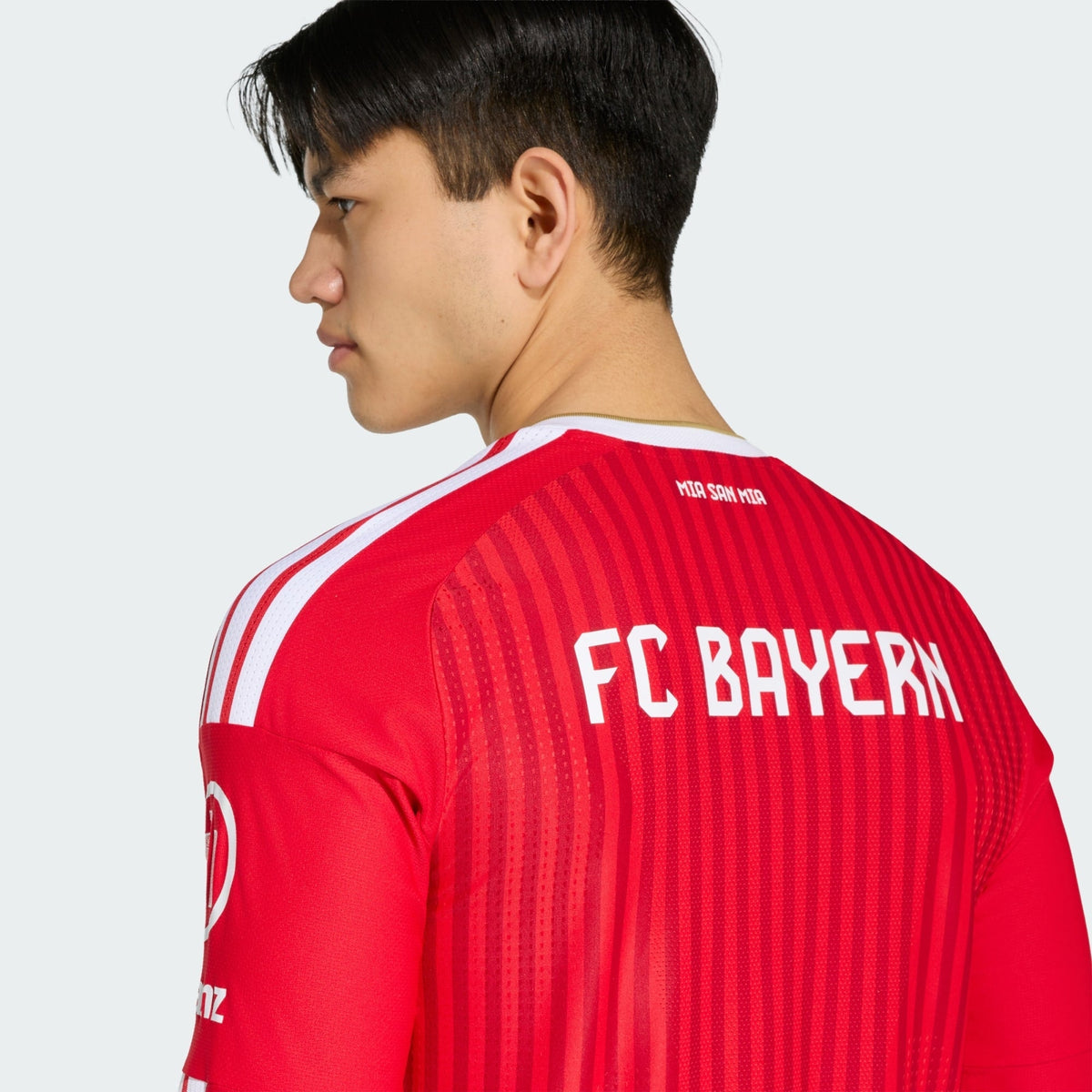 Bayern Munich 2026/27 home player version long sleeve, KANE 9 - back neckline and fabric detail