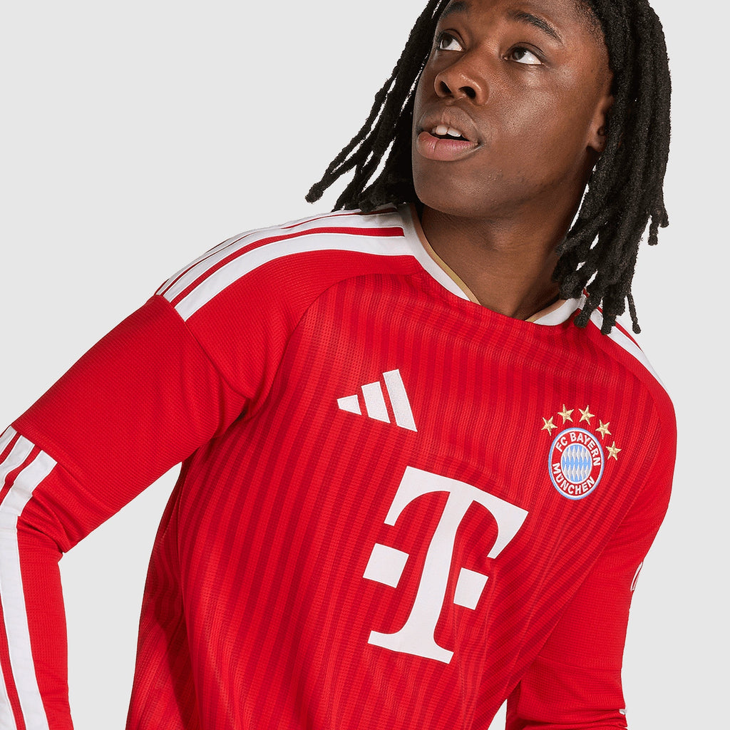 Bayern Munich 2026/27 home fan shirt long sleeve, KANE 9 - crest, collar and shoulder detail