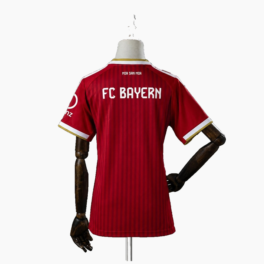 Bayern Munich 2026/27 home women's shirt, KANE 9 - back of the base shirt on a display mannequin