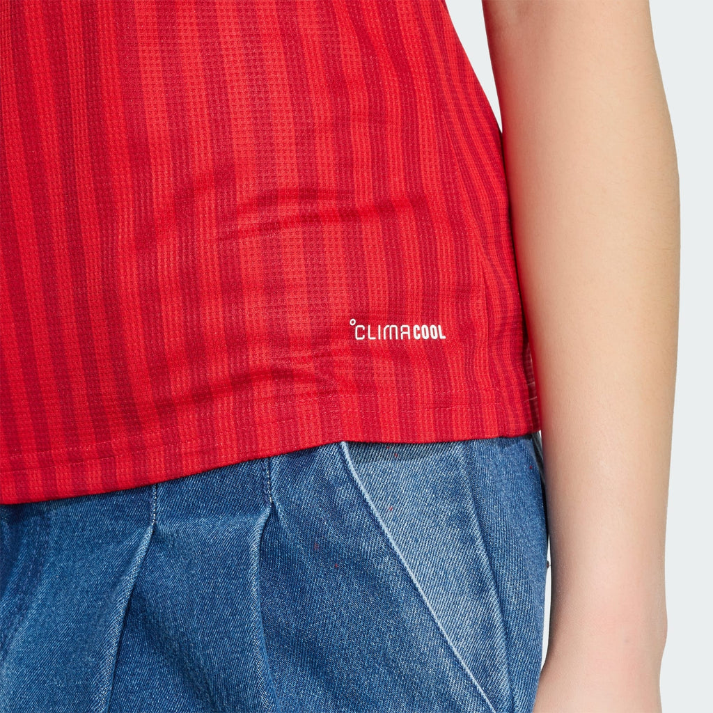 Bayern Munich 2026/27 home women's shirt, KANE 9 - lower hem and fabric detail