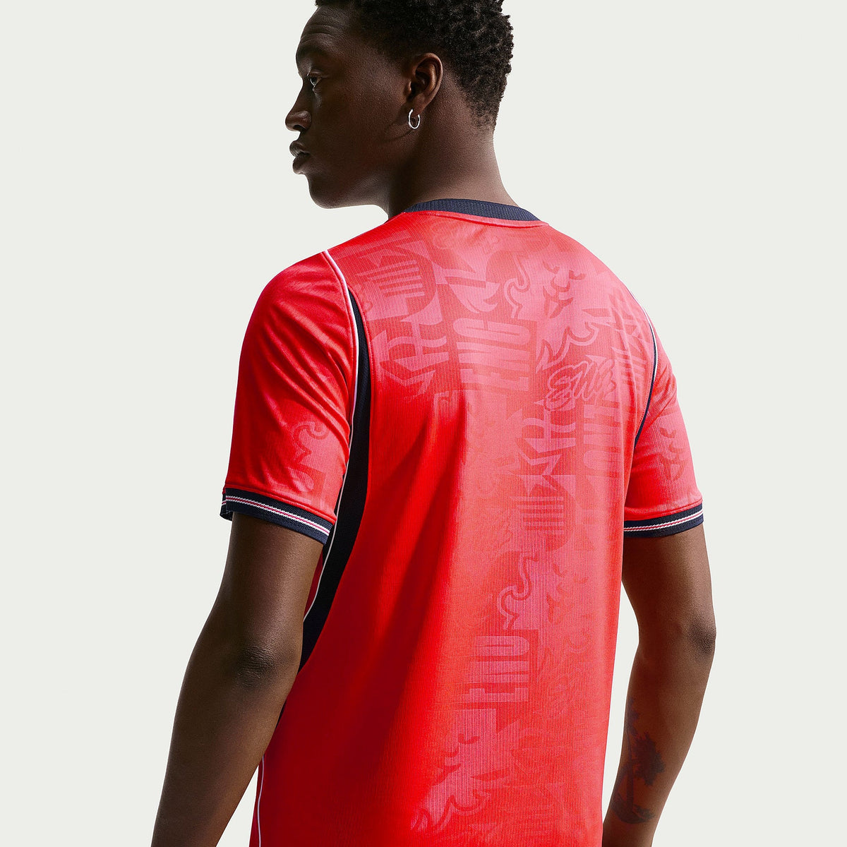 England 2026 away fan shirt, KANE 9 - back neckline and fabric detail