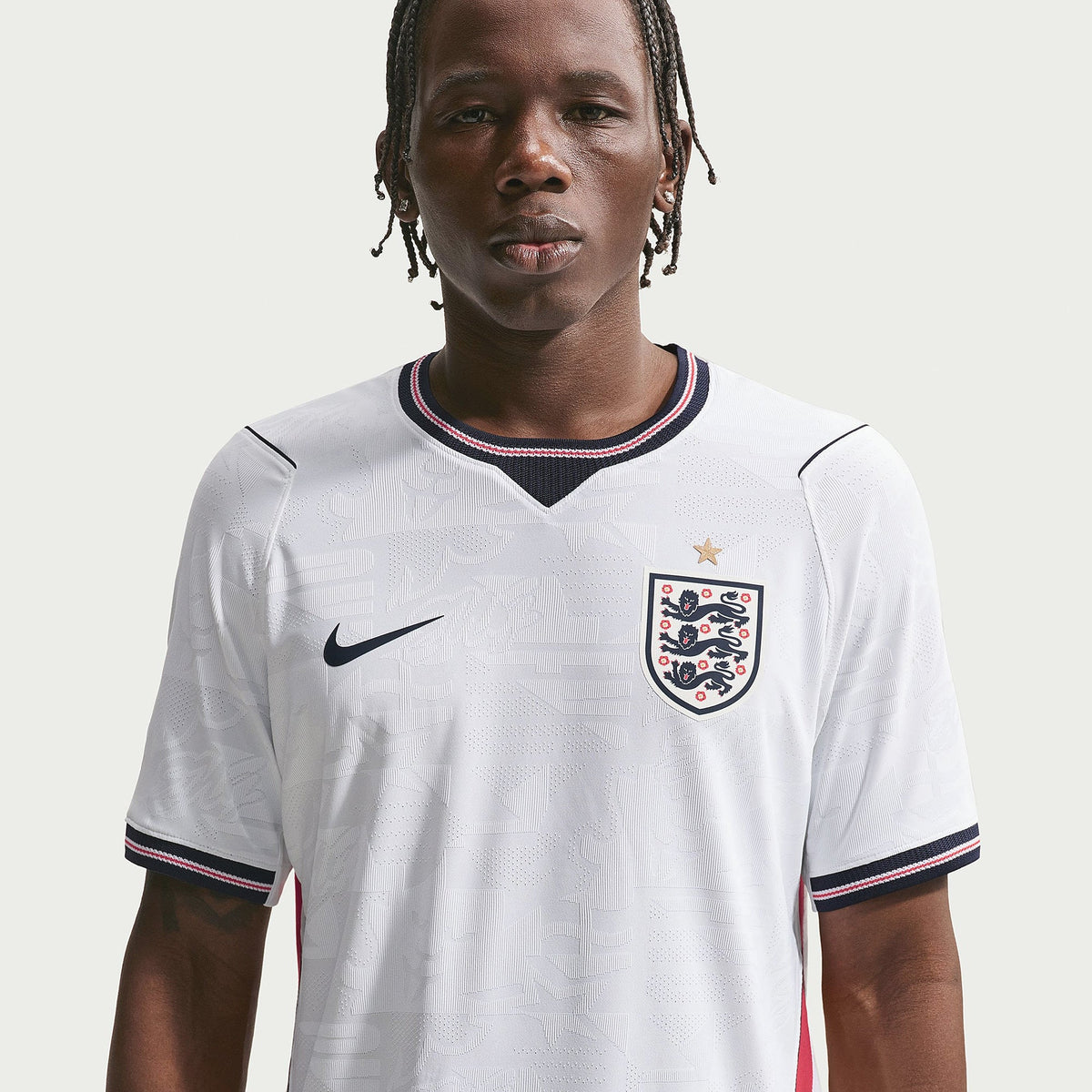 England 2026 home player version, KANE 9 - crest, collar and shoulder detail