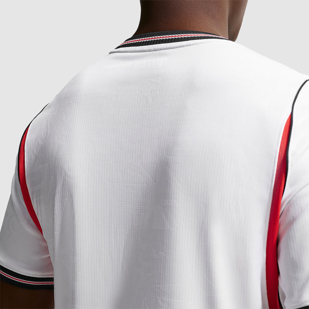 England 2026 home fan shirt, KANE 9 - back neckline and fabric detail