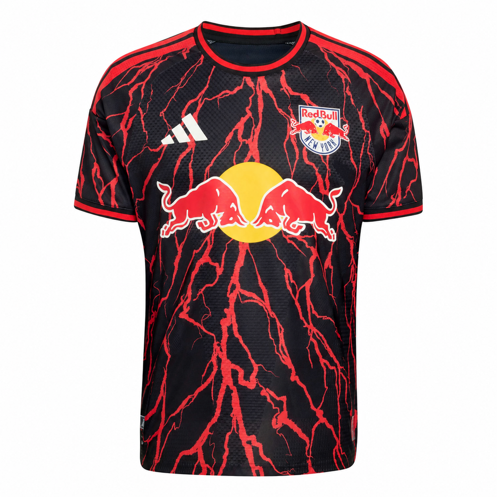 Camiseta versión jugador New York Red Bulls local 2026/27, capa frontal sobre fondo Olé